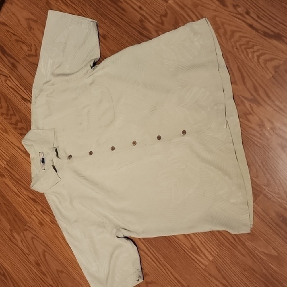 Tommy Bahama 100% silk short sleeve shirt lg